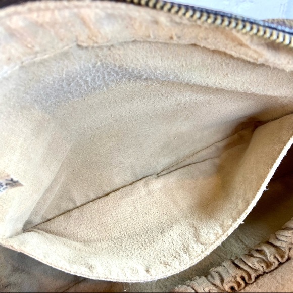 Louis Vuitton Trousse 23 Crossbody bag Custom Painted in rainbow with charms - Picture 7 of 16